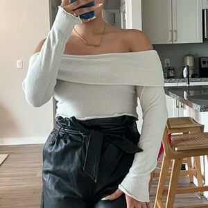 Offshoulder top